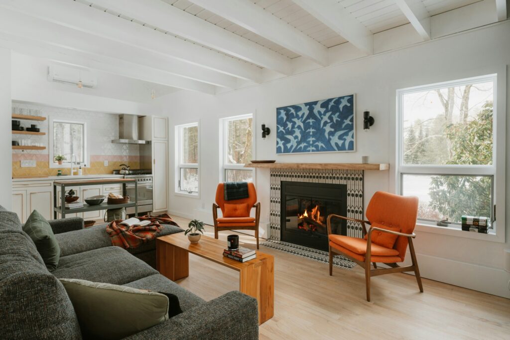 clay-banks-Ua8FfP8SYeA-unsplash