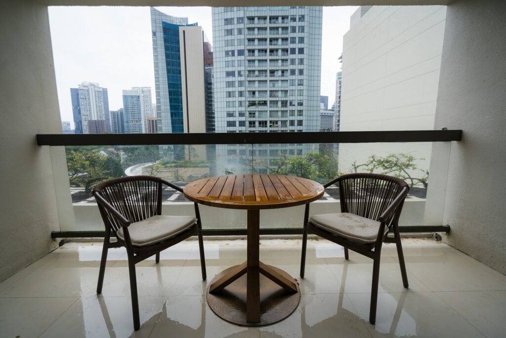 Frugal Flyer Szi36WVr7M4 Unsplash 1 1024x683