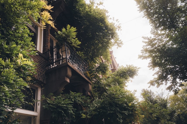 Tiny Outdoor Spaces, Big Comfort: Transform Your Balcony, Patio, or Backyard Into a Cozy Retreat